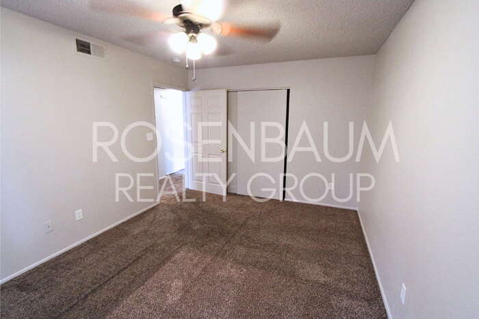 Building Photo - 410 E 9th Ave