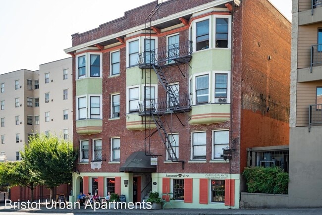 Building Photo - 2190 W Burnside St