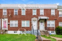 Building Photo - Enjoy low-maintenance living in this 2 bedroom, 1.5 bathroom townhome