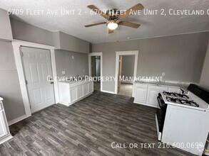 Building Photo - Renovated Cleveland Up Unit