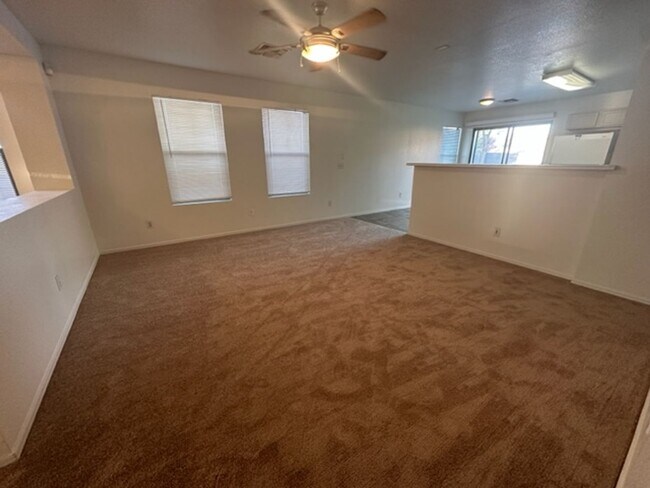 Building Photo - Gilbert 4 bedroom home