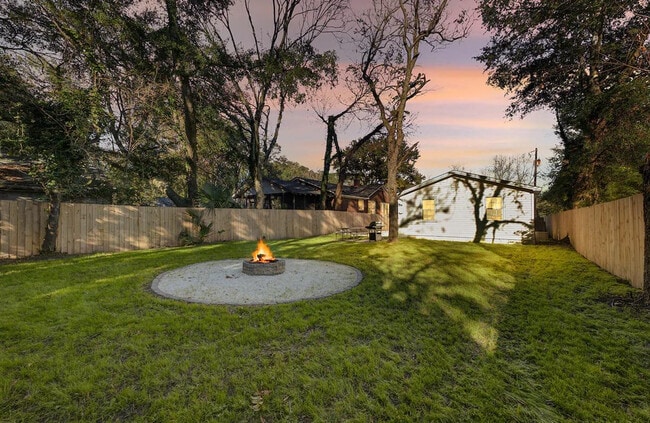 Building Photo - 4737 Aster Dr