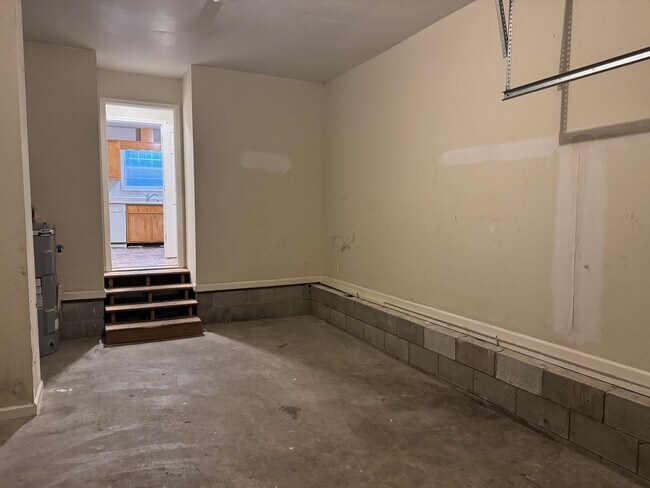 Building Photo - 310 Pappy Dr