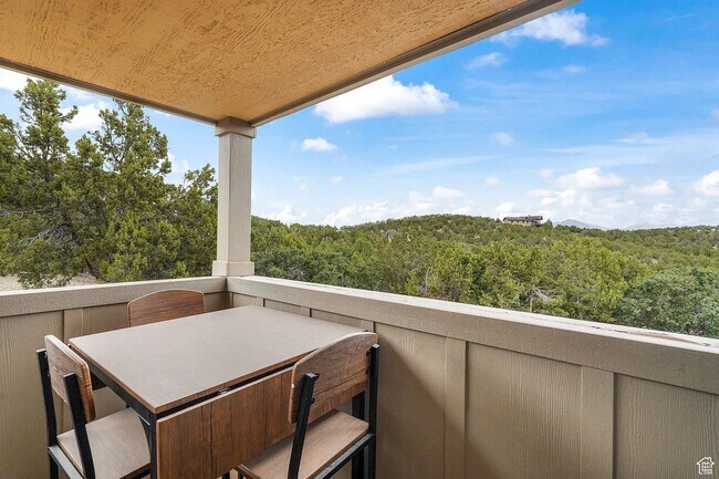 Building Photo - Scenic Mountain View Rental Minutes from Shopping & Trails!