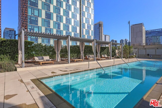 Building Photo - 889 Francisco St