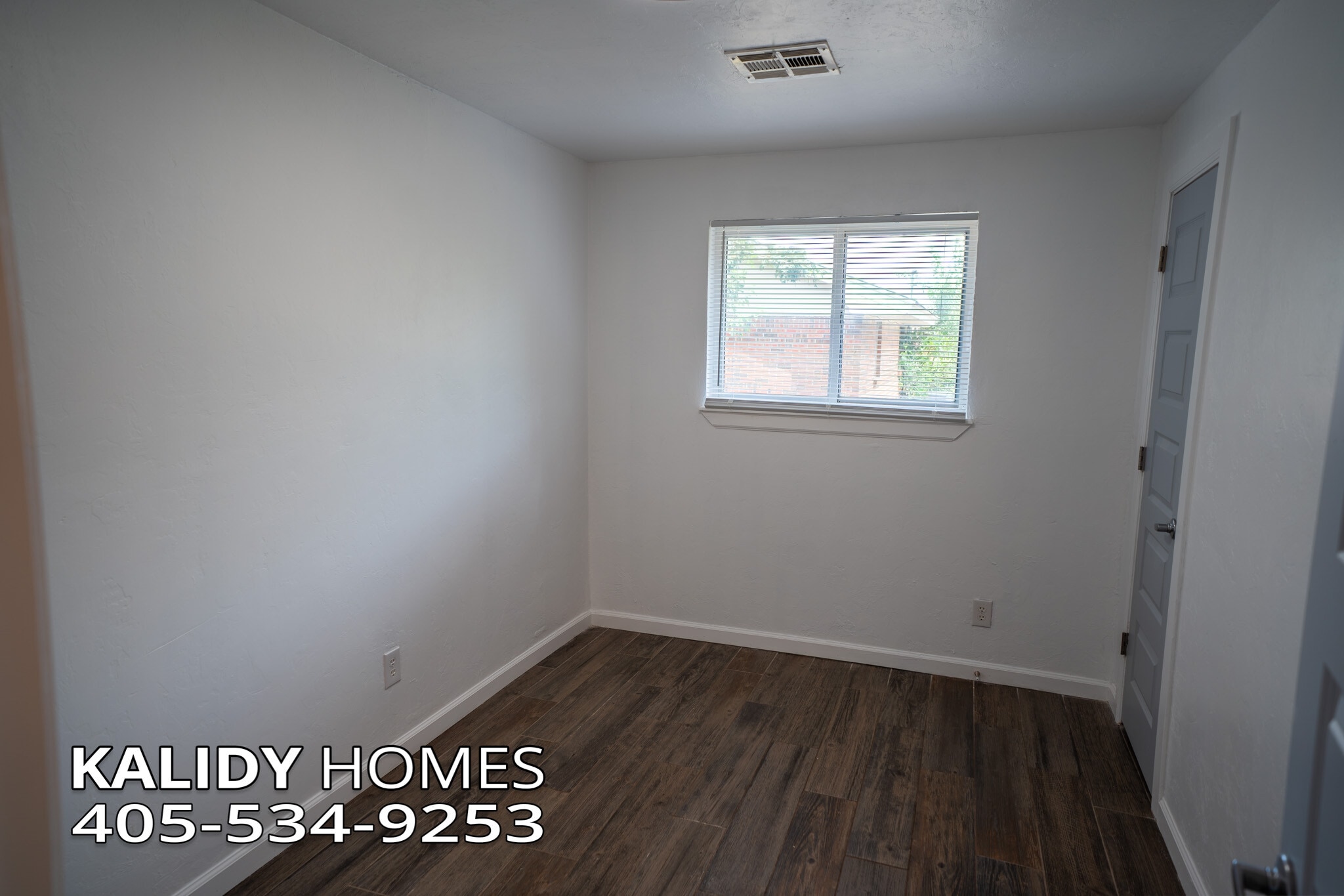 Building Photo - 1233 SW 65th St