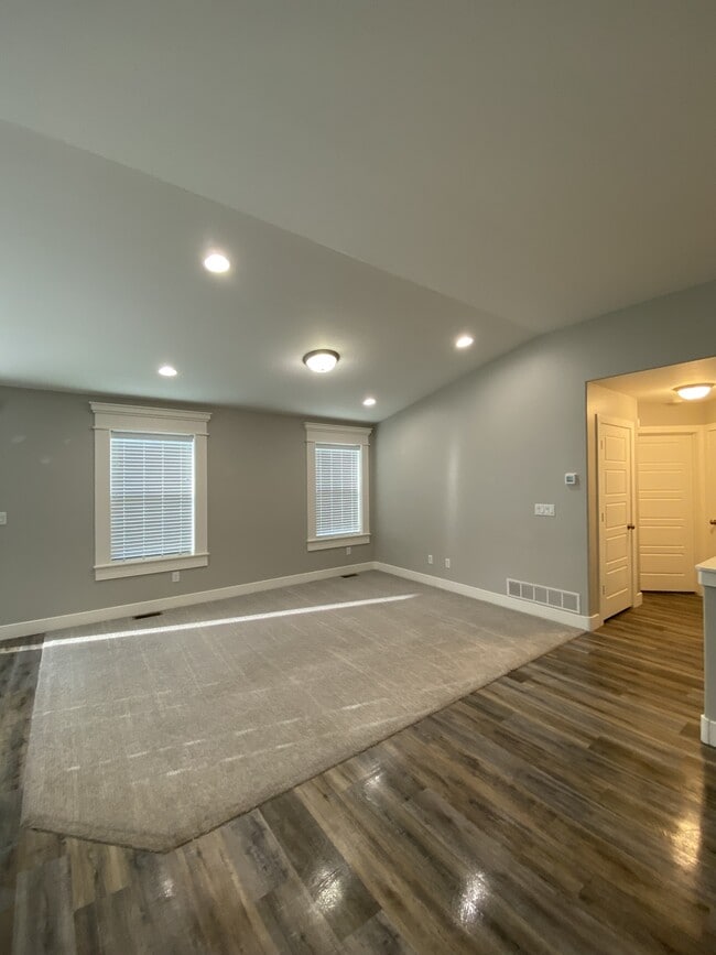 Building Photo - 3347 Kathaway Ln