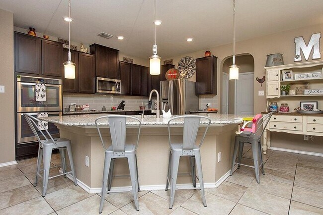 Building Photo - 105 Golden Bear Dr