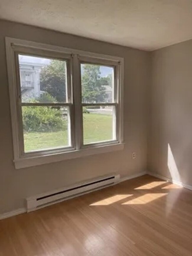 Building Photo - Charming 2BR Condo in Southbridge