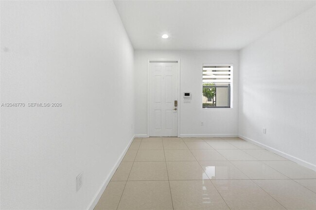 Building Photo - 8820 NW 103rd Ave