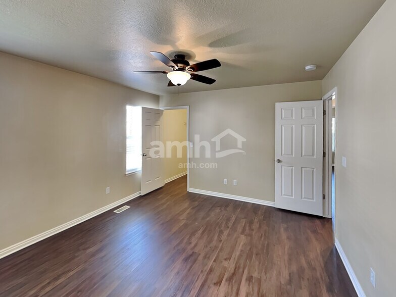 Building Photo - 4091 Lake Mountain Dr
