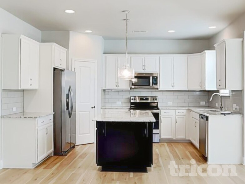 Building Photo - 165 Lynnridge Dr