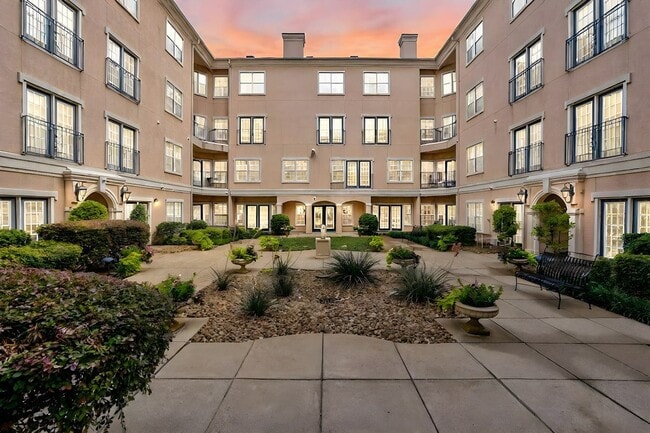 Building Photo - Villas at Katy Trail Apartments