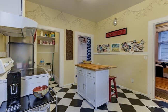 Building Photo - 426 Cole St