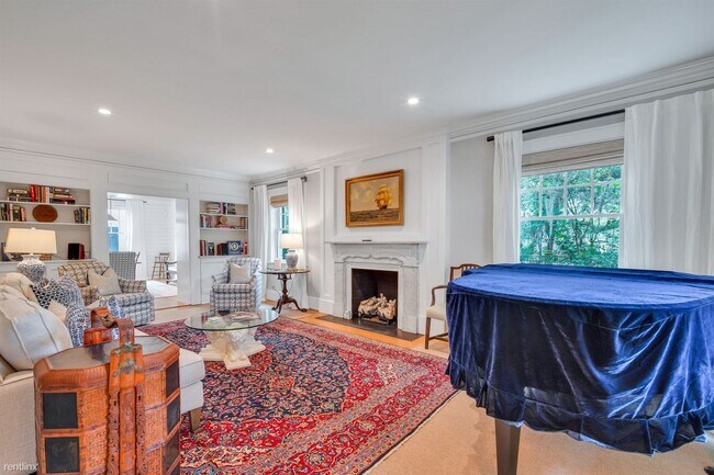 Building Photo - 4 br, 3.5 bath House - 44 E 45th St