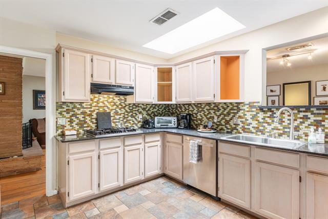 Building Photo - 6803 Blessing Dr