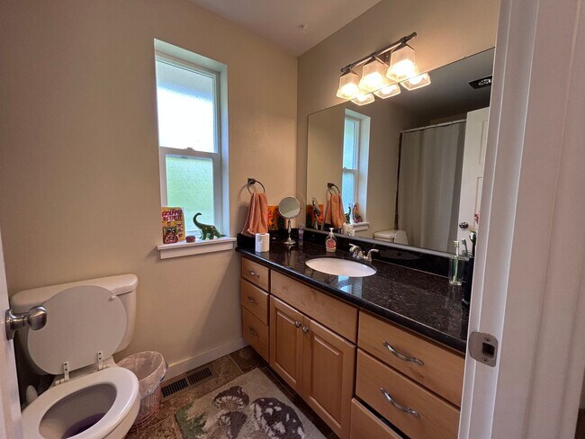 Building Photo - Large 4 Bedroom home with views of Bellingham Bay and Garage