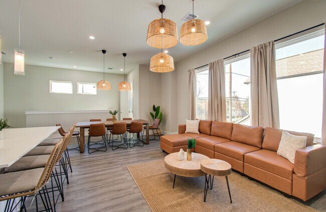 Building Photo - 8320 Curry Rd