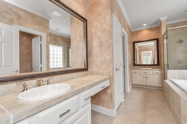 Building Photo - 14207 Jade Cove Dr