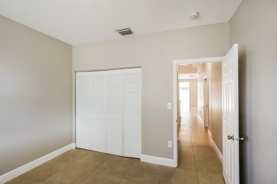 Building Photo - 15618 SW 112th Dr