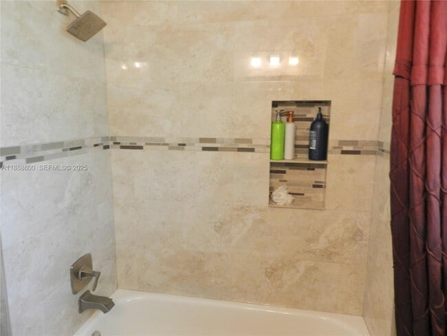 Building Photo - 210 La Costa Ct