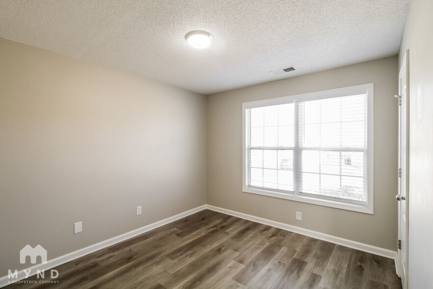 Building Photo - 1740 Jessica Ct