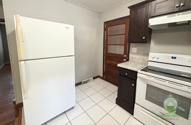 Building Photo - 206 Von Hollen Dr
