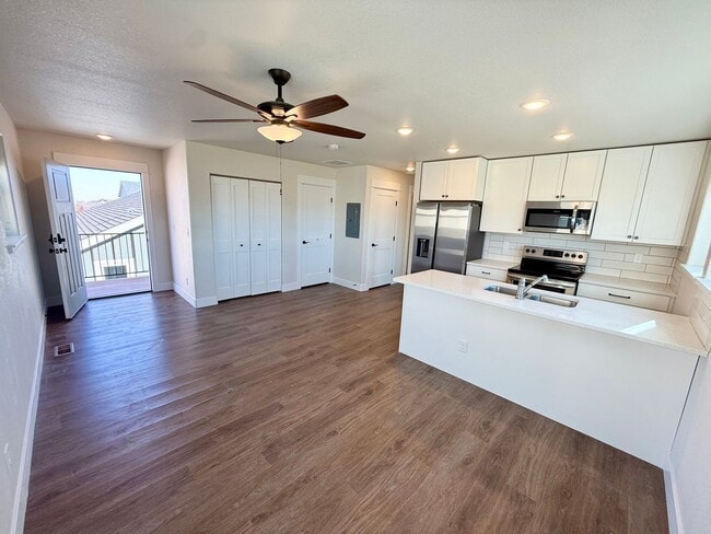 Building Photo - 2837 Urban Pl