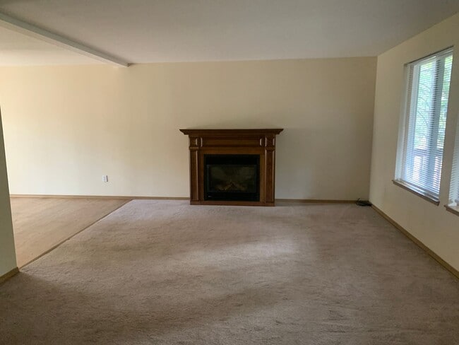 Building Photo - Splendid 3-bdr/2.5 bath home in the beautiful Buck Run Community in Sisters, OR!