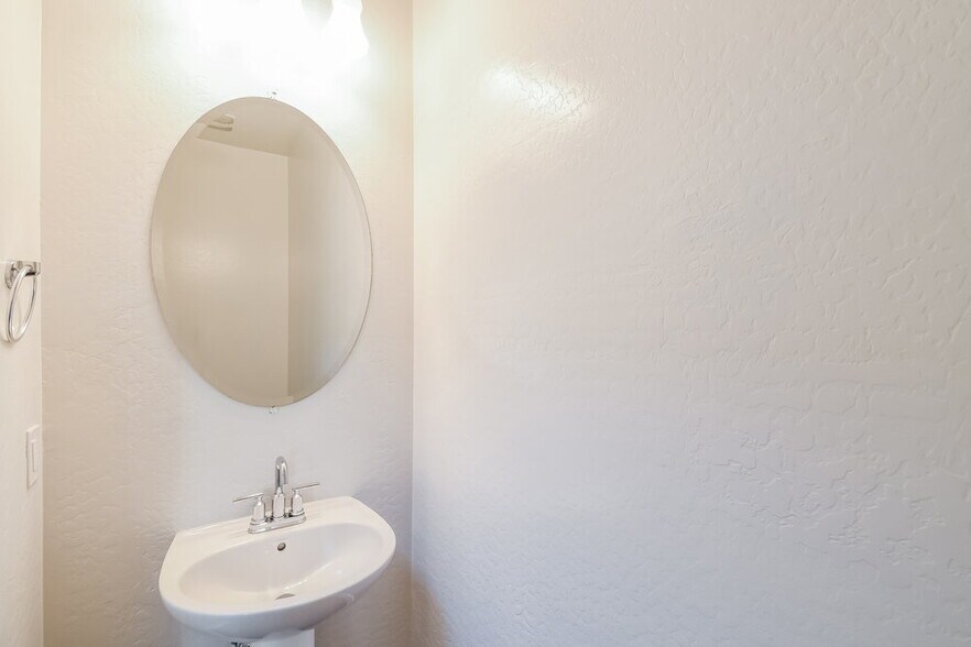 Building Photo - 9528 E Travertine Ave