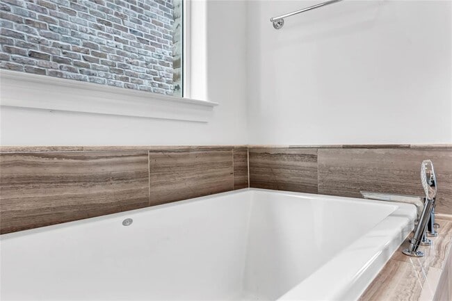 Building Photo - 4128 Willowbend Blvd