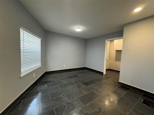Building Photo - 125 Adalia Ave