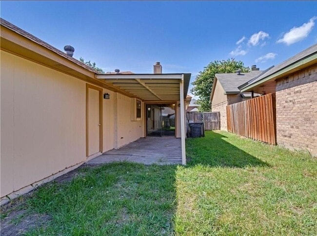 Building Photo - 1614 Doubletree Dr