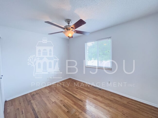 Building Photo - Lovely Four Bedroom