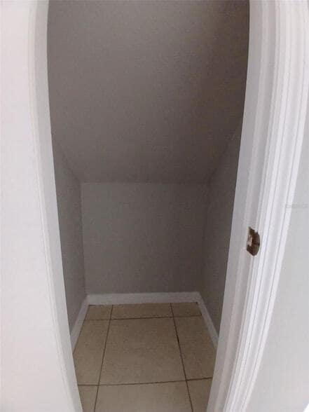 Building Photo - 7454 Wynnewood Square