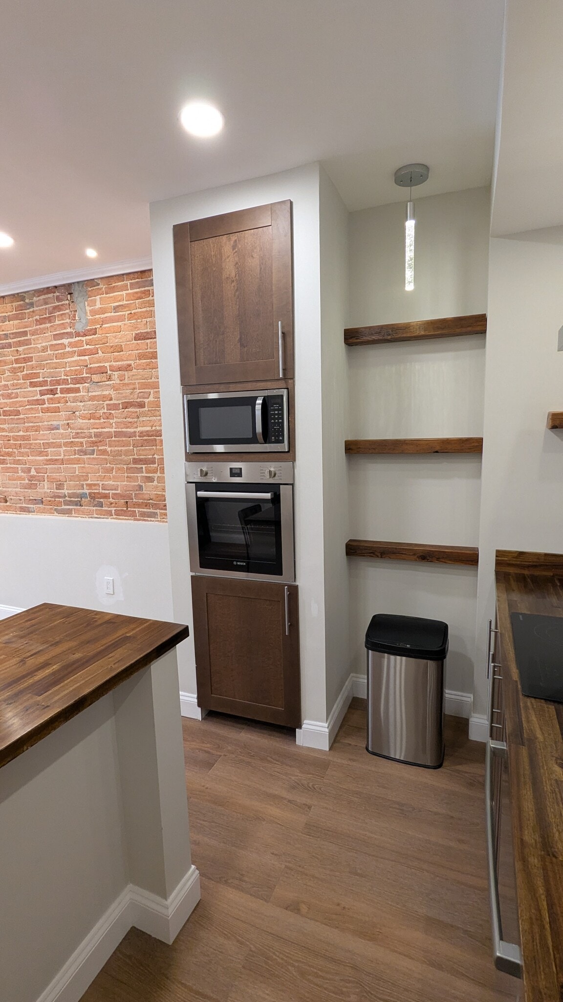 Building Photo - 628 Portland St