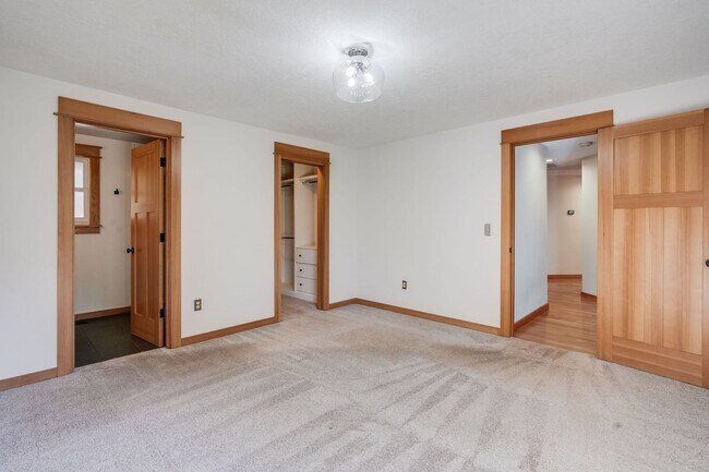 Building Photo - Beautiful 3 Bed, 2 Bath Rental Home in Bea...