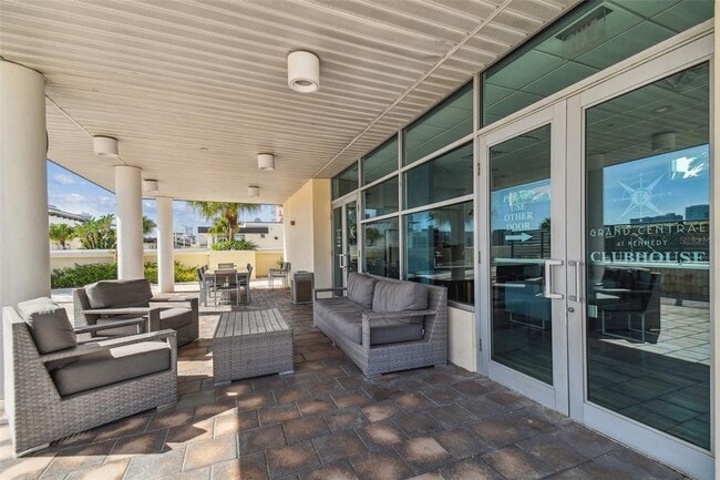 Building Photo - 1208 E Kennedy Blvd