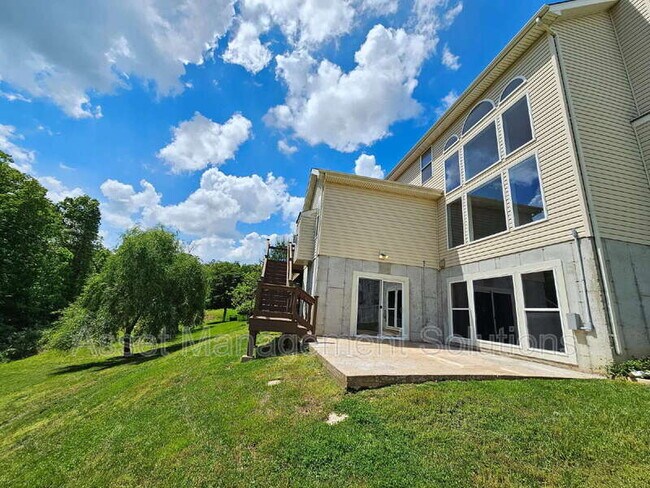 Building Photo - 119 Carlton Point Dr