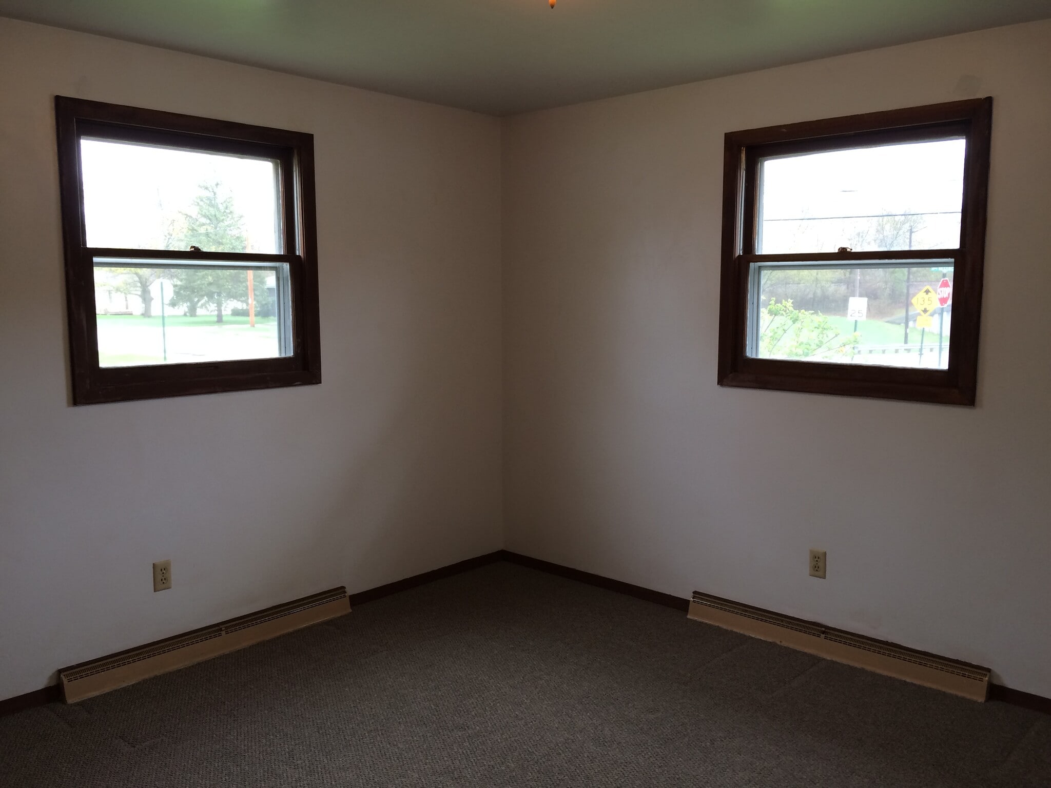 Building Photo - 1347 Hastings St