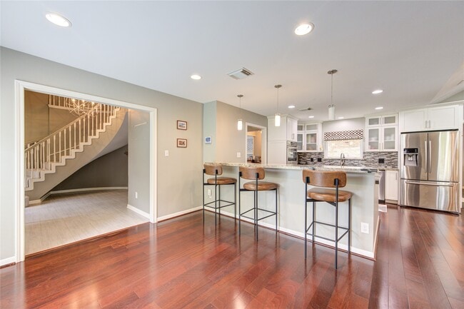 Building Photo - 15739 Fleetwood Oaks Dr