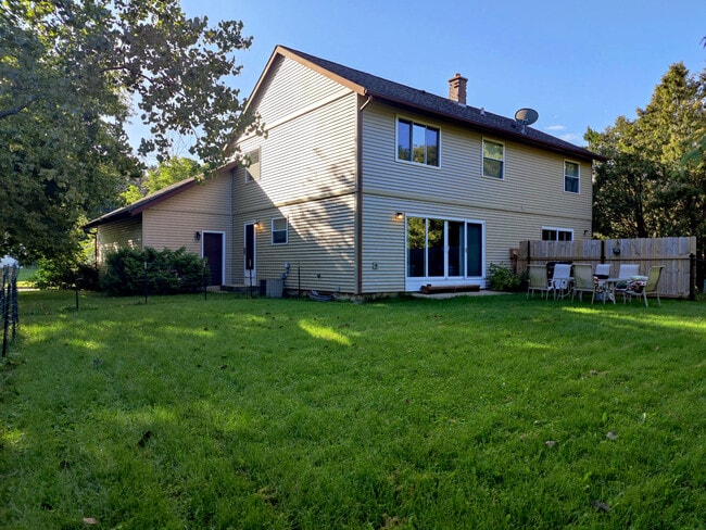 Building Photo - 2022 Adderbury Ln