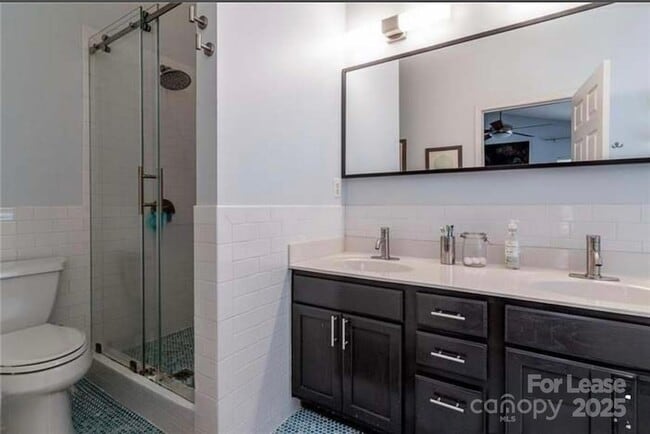 Building Photo - 18506 Oakhurst Blvd