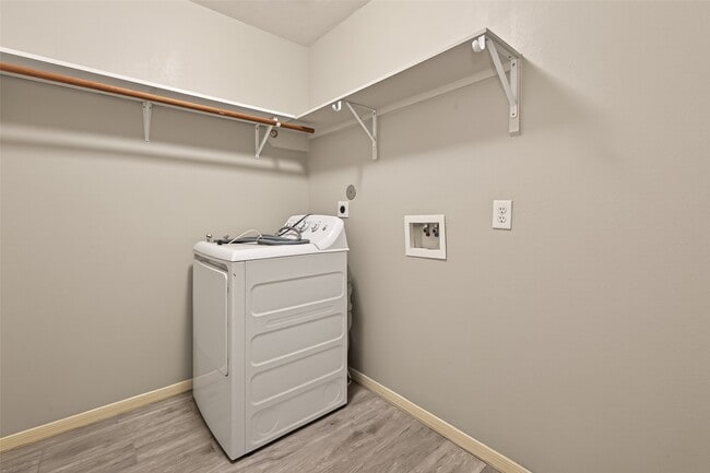 Building Photo - 19434 Brook Village Rd