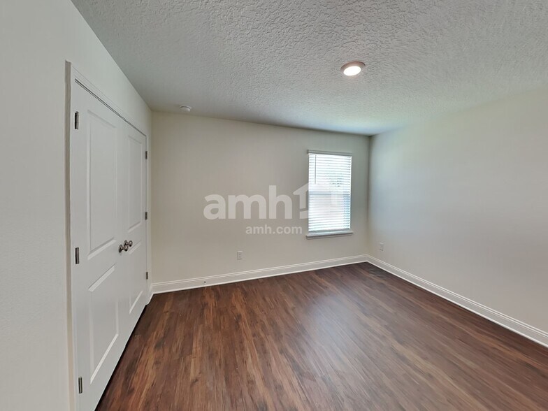 Building Photo - 95 Onate Cir