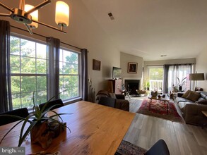 Building Photo - 2970 Yarling Ct