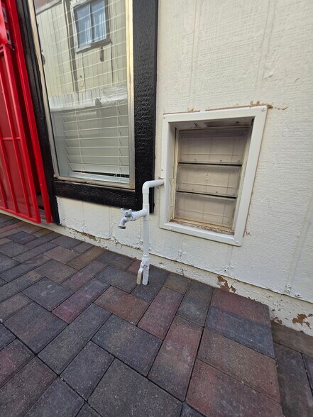 Building Photo - 1749 E Pepper Cir