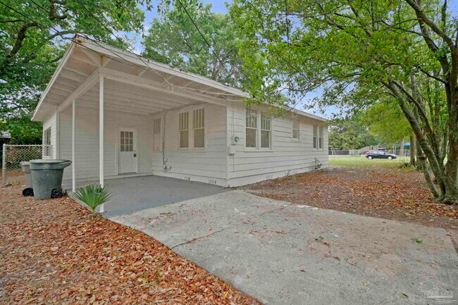 Building Photo - 1322 Wisteria Ave