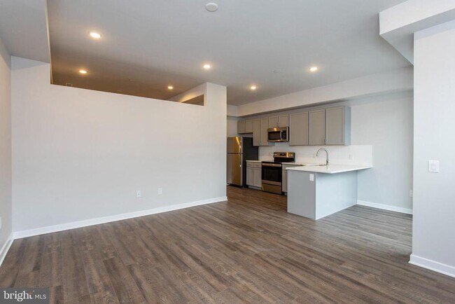 Building Photo - 1227 N 7th St