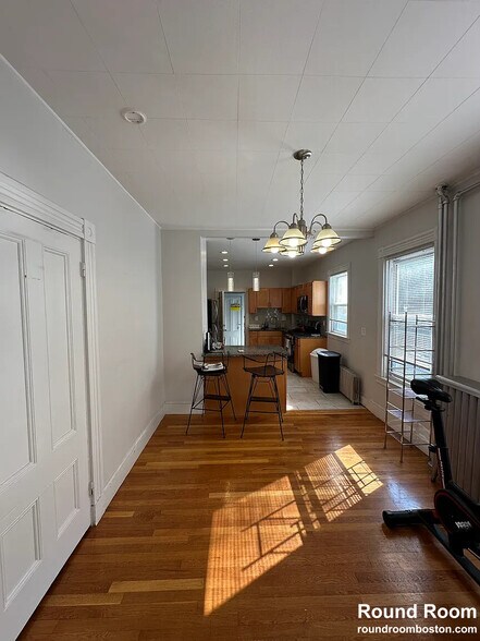 Building Photo - 384 Washington St